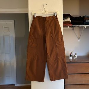 Lululemon Light Utilitech Cargo Pocket High Rise Crop 25
